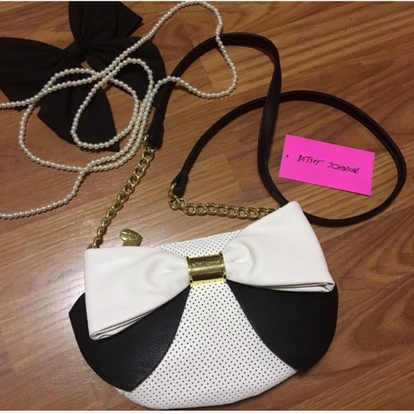 Betsey Johnson Bow Crossbody - Picture 1 of 8